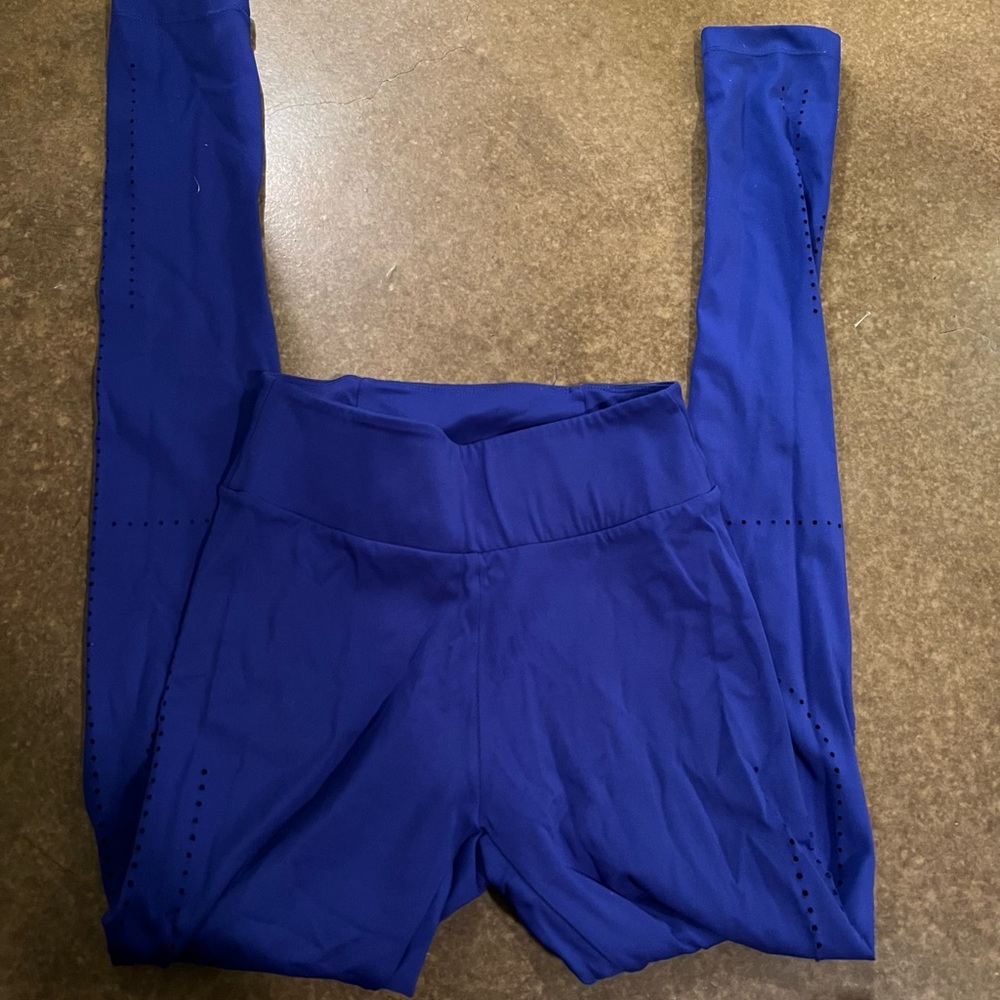 Lightly used gym shark leggings- royal blue